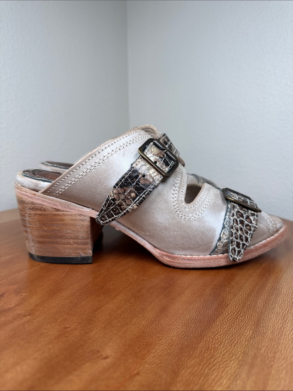 Freebird by Steven Caprice Leather Double Buckle Mule Sandals Block Heel Size 8 - Picture 5 of 16